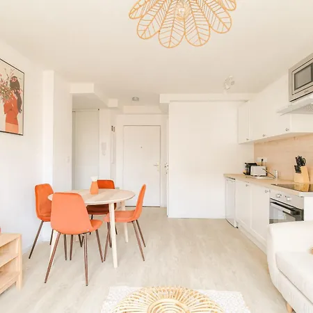 Cosy Au Centre Doullins Avec Garage 울랑